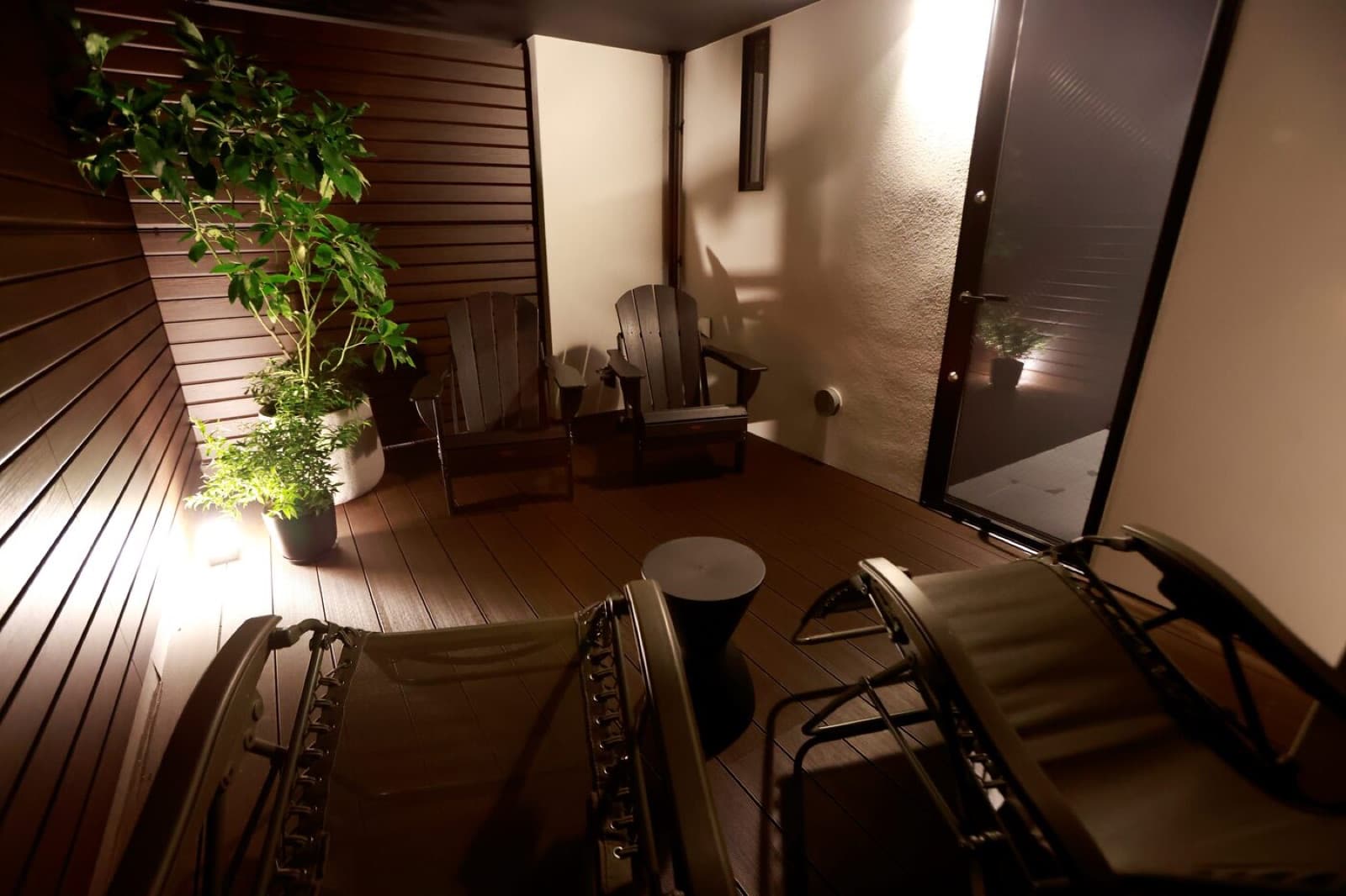 GREEN GOOD SAUNA の外気浴スペース