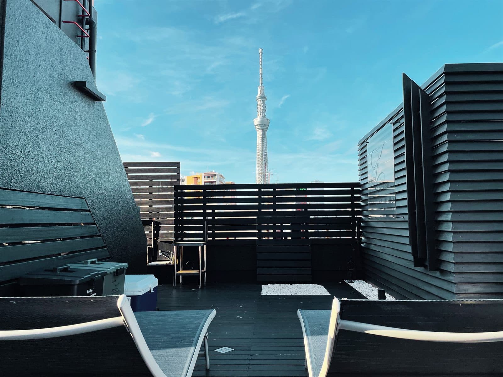 ROOF SAUNA KINSHICHO の外気浴スペース